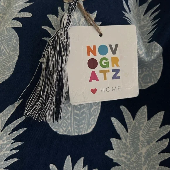 Novogratz Navy and Light Blue Pineapple Tote/ Beach Bag - Picture 2 of 7